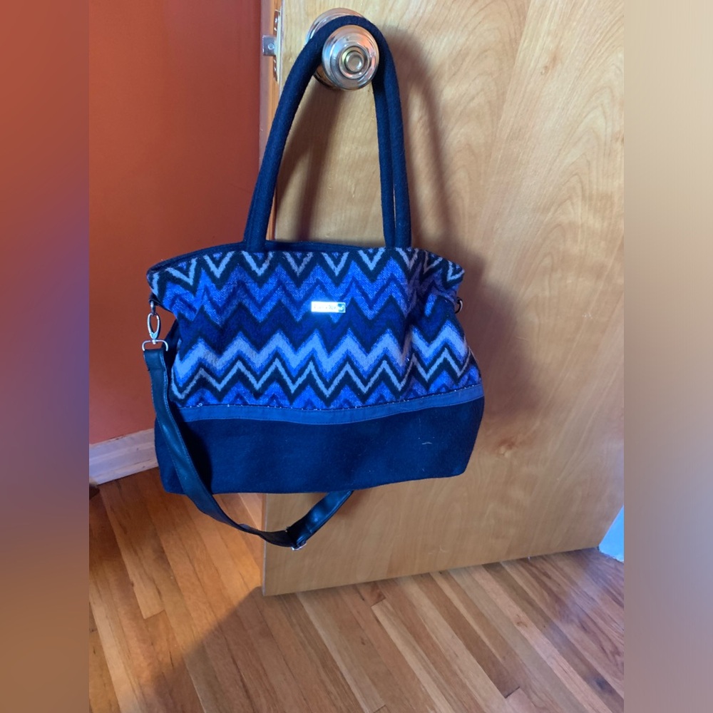 Unique tote shoulder bag